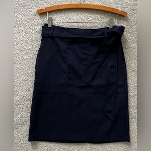 Banana Republic Women Dark Navy belt Skirt 2 side pockets, 22 in length size 0